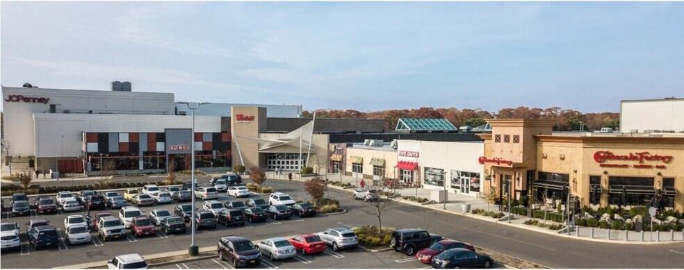 Primary Photo Of 1701 Sunrise Hwy, Bay Shore Unknown For Lease