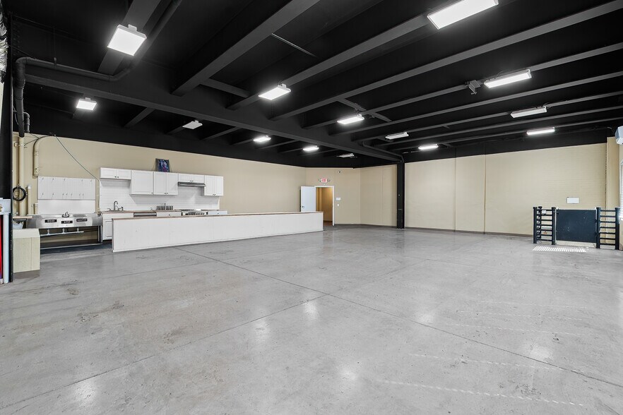 More Photos Of 90 E Union St, Wilkes-Barre Light Distribution For Lease