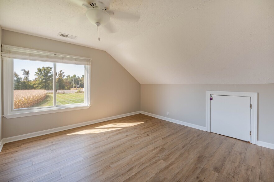 More Photos Of 204 Killen Rd, Memphis Flex For Sale