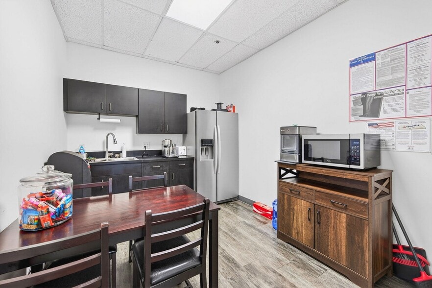 More Photos Of 930 S Harbor City Blvd SW, Melbourne Office For Sale