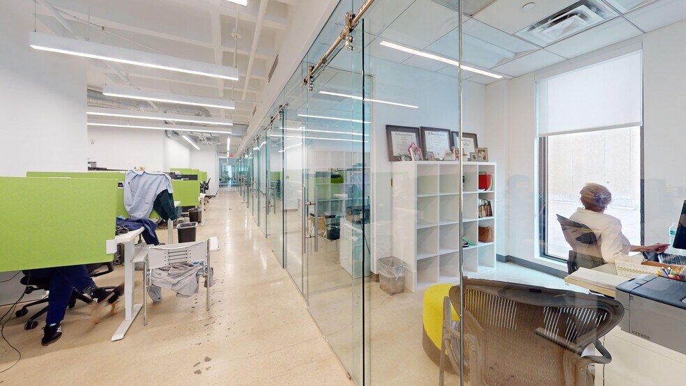 More Photos Of 66-68 W Flagler St, Miami Loft Creative Space For Lease