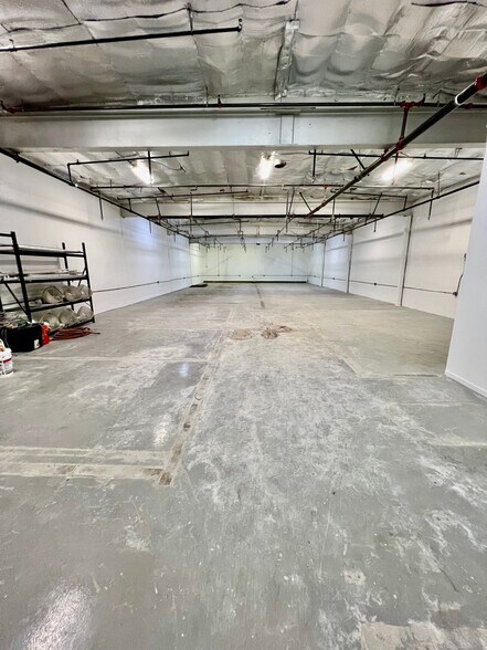 More Photos Of 3236 Union Pacific Ave, Los Angeles Warehouse For Lease