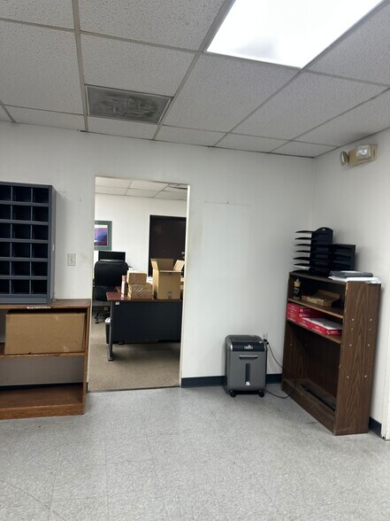 More Photos Of 2811 Old Lee Hwy, Merrifield Service For Lease
