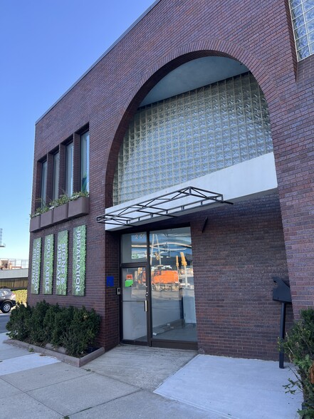 Primary Photo Of 32-01 College Point Blvd, Flushing Flex For Lease