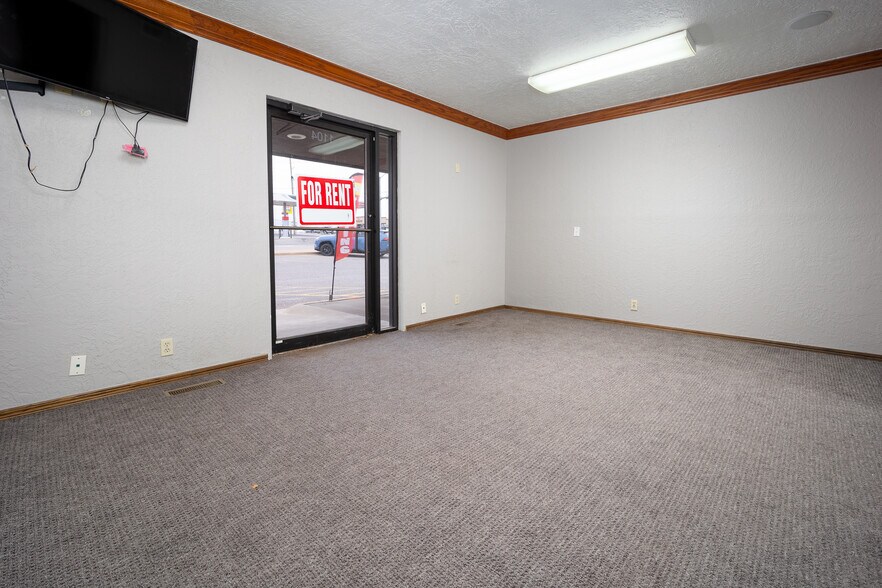 More Photos Of 1108 N Washington St, Weatherford Medical For Sale