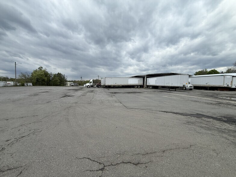 More Photos Of 18 Stone Castle Rd, Rock Tavern Truck Terminal For Sale