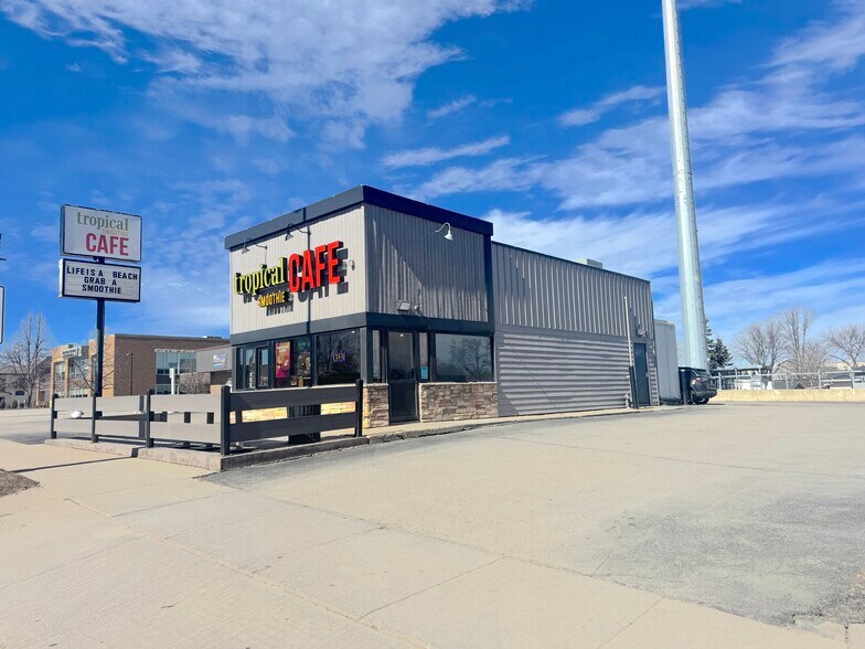 More Photos Of 1461 6th St, Brookings General Retail For Sale