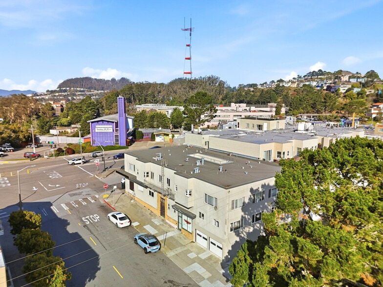 More Photos Of 699 Portola Dr, San Francisco General Retail For Lease