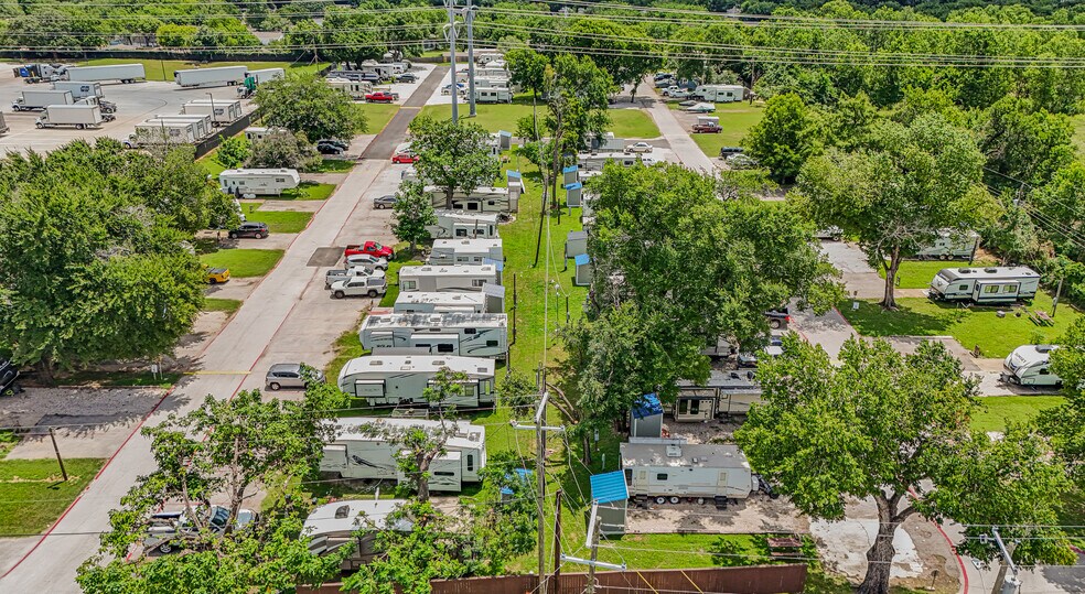 More Photos Of 2905 Oakdale rd, Grand Prairie Trailer Camper Park For Sale
