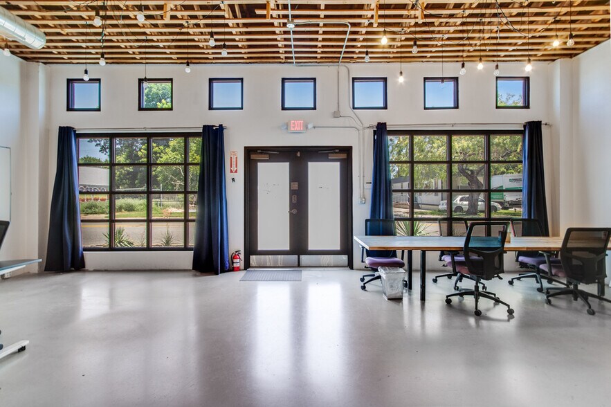 More Photos Of 1209 E Cesar Chavez St, Austin Loft Creative Space For Lease