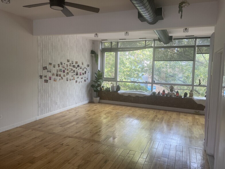 More Photos Of 243-247 Boerum St, Brooklyn Loft Creative Space For Lease