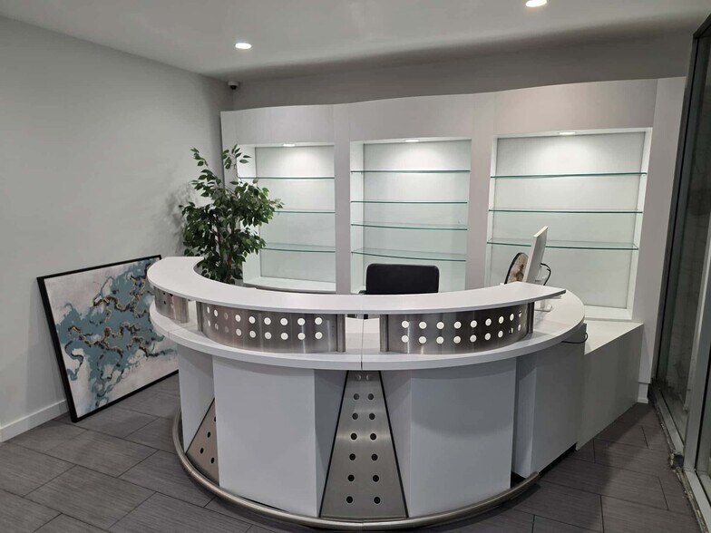 More Photos Of 784 Central Ave, Highland Park Office For Lease