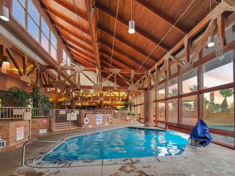 More Photos Of 850 S Bluff St, Saint George Hotel For Sale