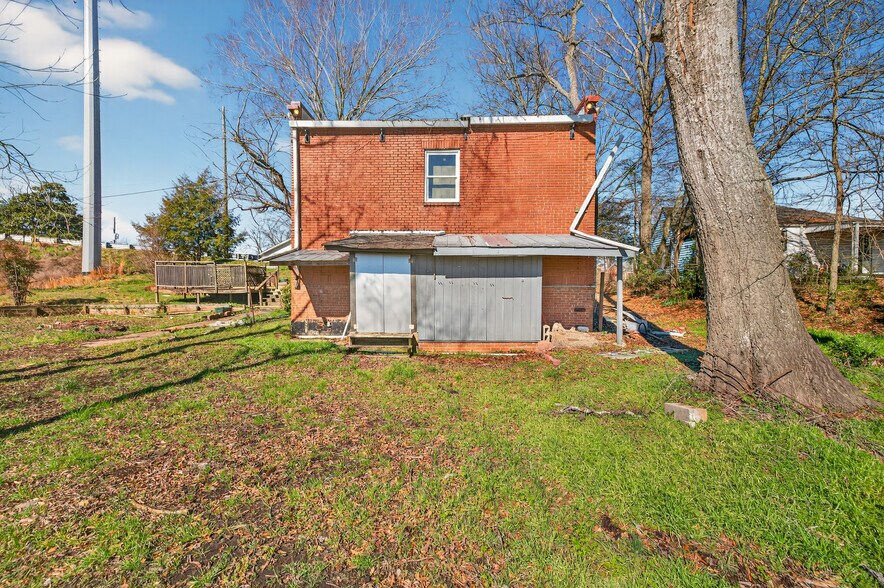 More Photos Of 304 S Cherokee Rd, Social Circle Flex For Sale