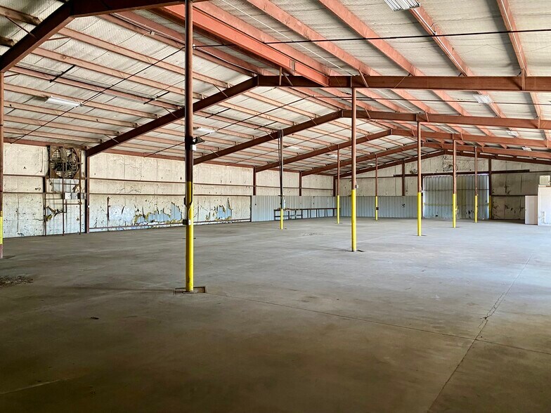 More Photos Of 1401 E Highway 82, Gainesville Industrial For Lease