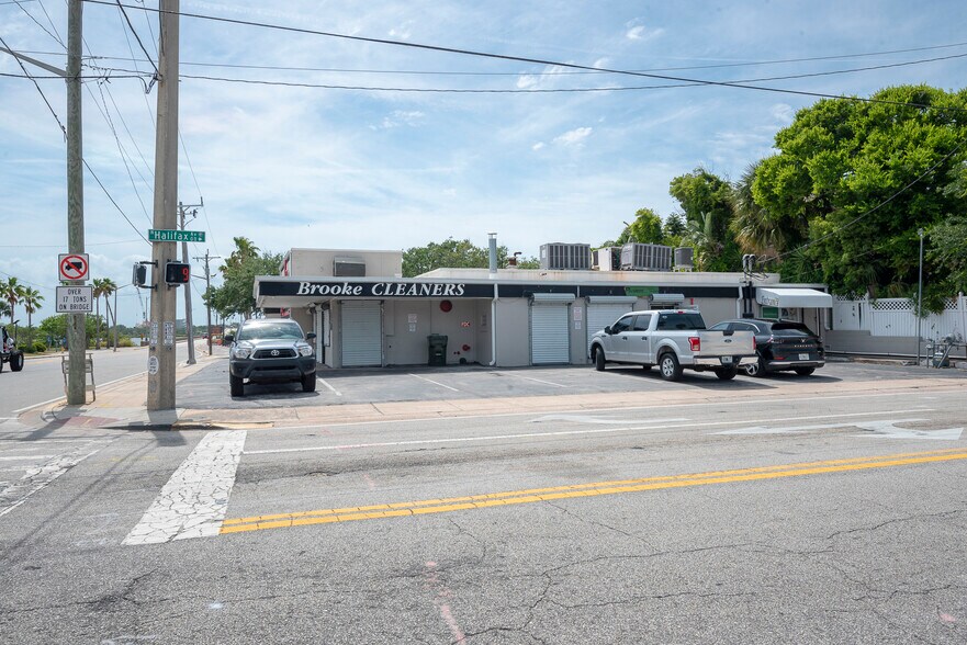 More Photos Of 133 Main St, Daytona Beach Freestanding For Sale