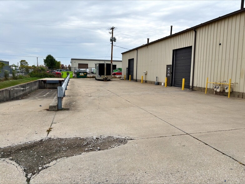 More Photos Of 501-513 Ley Rd, Fort Wayne Light Manufacturing For Lease