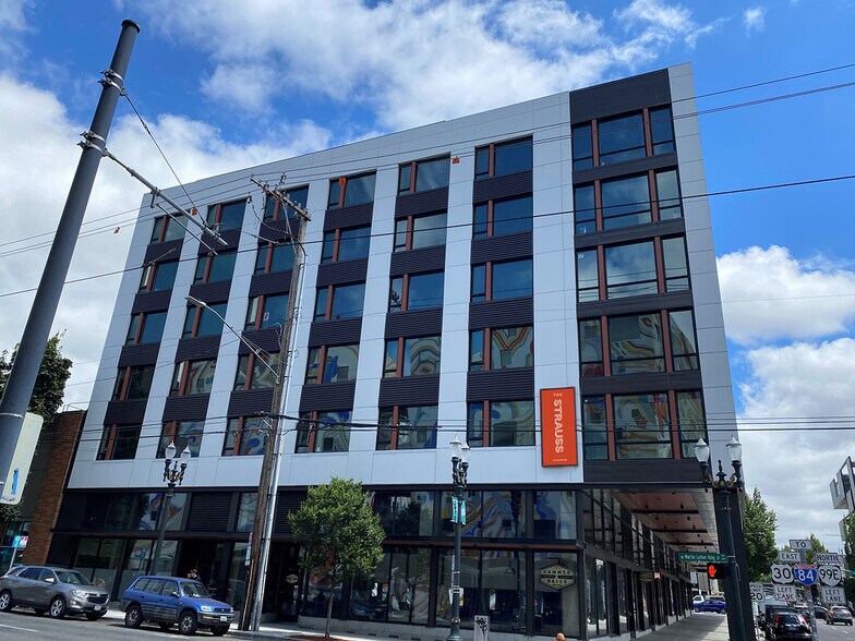 More Photos Of 77 NE Grand Ave, Portland Apartments For Lease