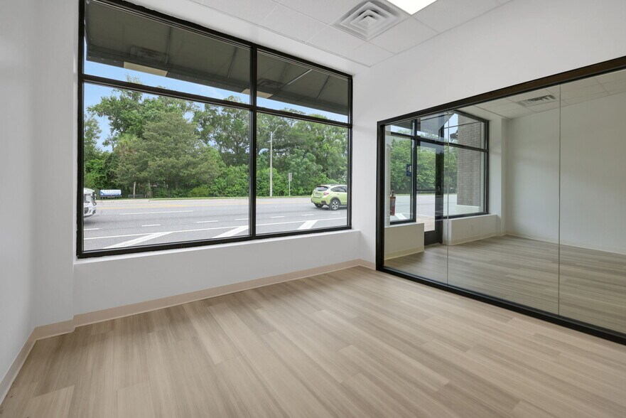 More Photos Of 3853-3921 Hendricks Ave, Jacksonville Storefront For Lease