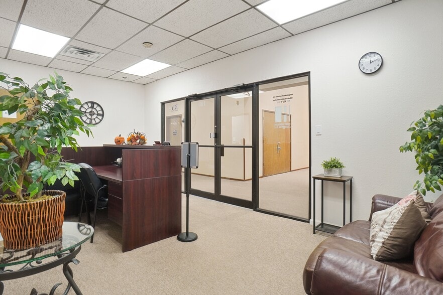 More Photos Of 6825 Manhattan Blvd, Fort Worth Medical For Sale