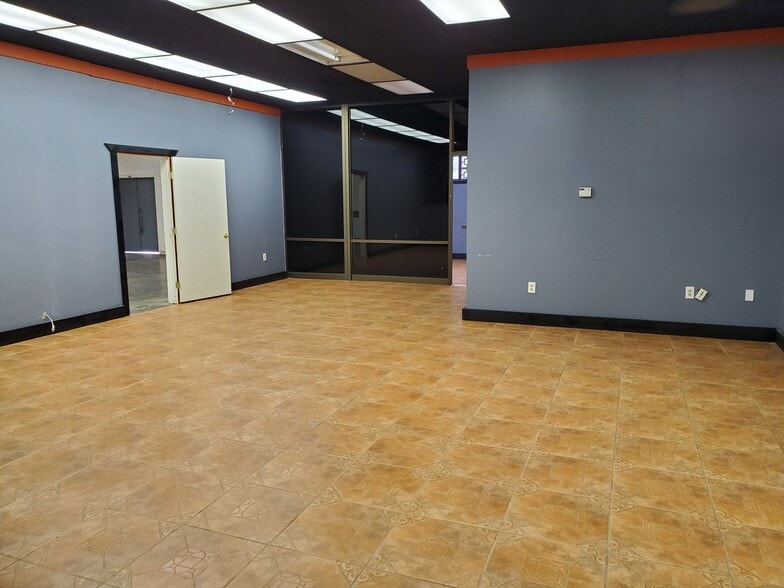 More Photos Of 1500 Blk S Broadway, Santa Maria Unknown For Lease