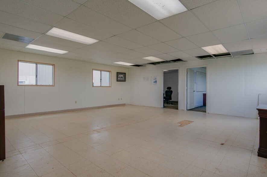 More Photos Of 10911 27J St SW, Dickinson Warehouse For Sale