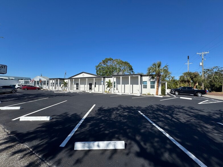 More Photos Of 3819-3827 Central Ave, Saint Petersburg Medical For Lease