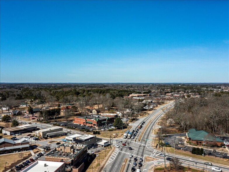 More Photos Of 2057 Grayson Hwy, Grayson Freestanding For Sale