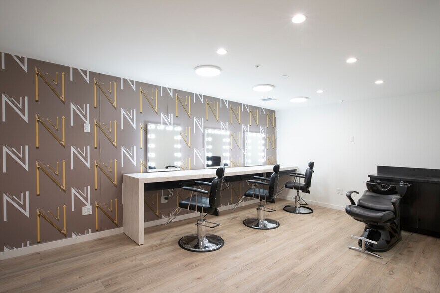 More Photos Of 10824 Burbank Blvd, North Hollywood Warehouse For Lease