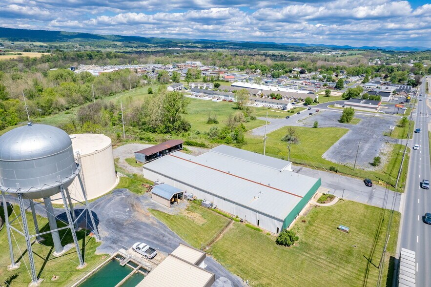 More Photos Of 13963 Timber Way, Timberville Office For Lease