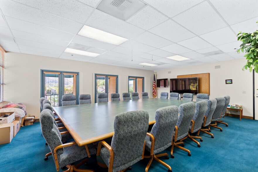 More Photos Of 816 Camarillo Springs Rd, Camarillo Office For Sale