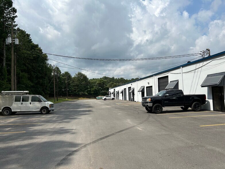 More Photos Of 2260 Lithonia Industrial Blvd, Lithonia Warehouse For Lease