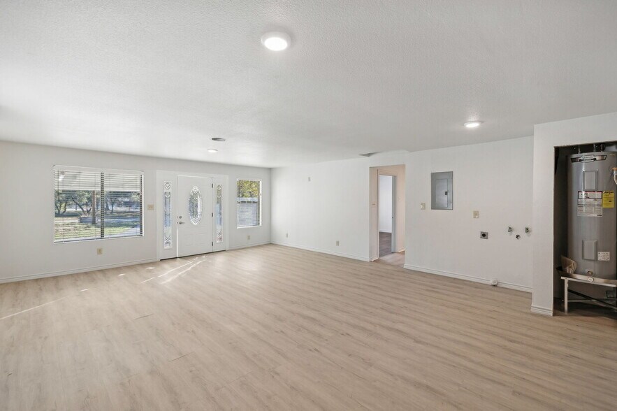 More Photos Of 1031 Talley Rd, San Antonio Office For Sale