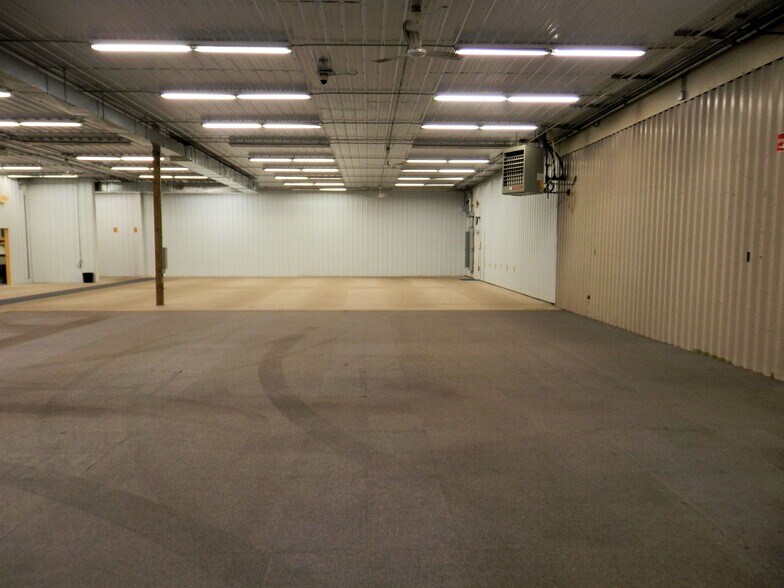 More Photos Of 9682 Madison Rd, Montville Warehouse For Lease