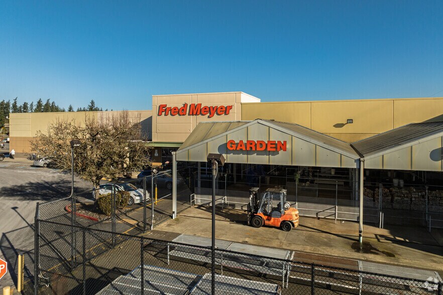 More Photos Of 16735 SE 272nd St, Covington Freestanding For Lease