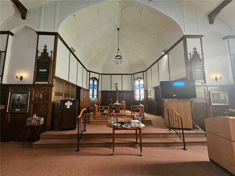 More Photos Of 113 Main St W, Milltown Specialty For Sale