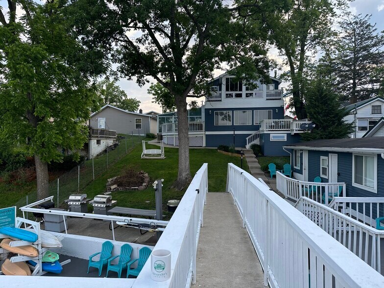 More Photos Of 5088 E Indiana Beach Rd, Monticello Hotel For Sale