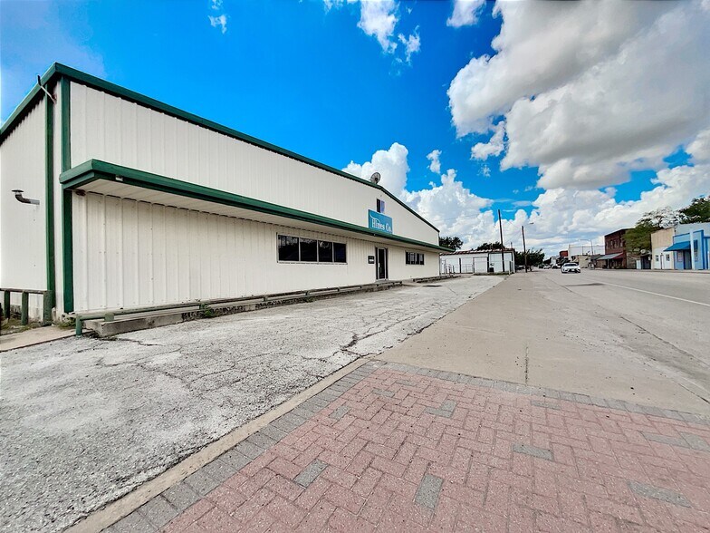 More Photos Of 201 Houston St, George West Warehouse For Lease