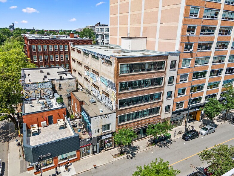 More Photos Of 71-81 Av Du Mont-Royal O, Montréal Office For Sale