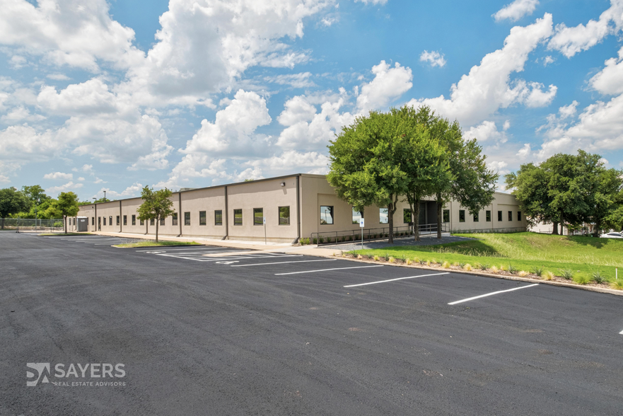 Primary Photo Of 8027 Exchange Dr, Austin Light Manufacturing For Lease