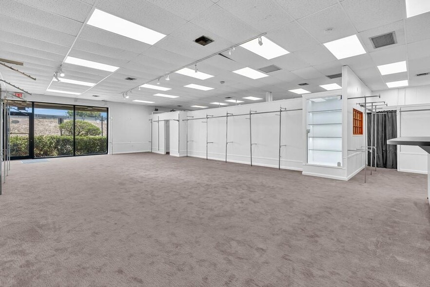 More Photos Of 2930 SW 30th Ave, Pembroke Park Freestanding For Lease