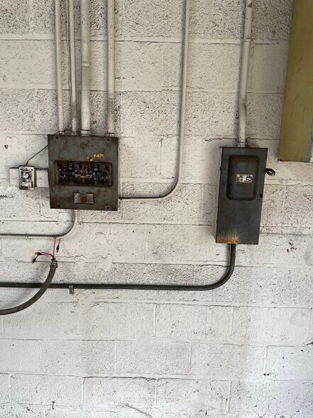 More Photos Of 1744 Indianapolis Blvd, Whiting Manufacturing For Lease