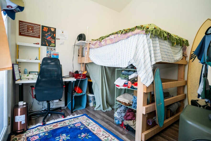 More Photos Of 1951 Hornblend St, San Diego Apartments For Sale