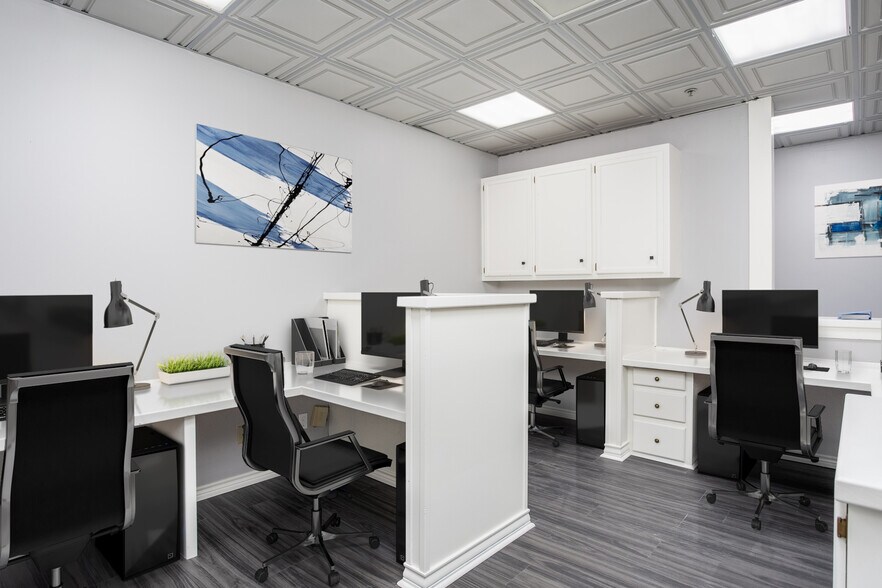 More Photos Of 222 S Sidney Baker St, Kerrville Office For Lease