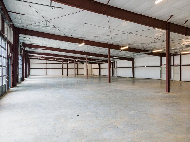 More Photos Of 1000 W Monroe Ave, Lowell Warehouse For Lease