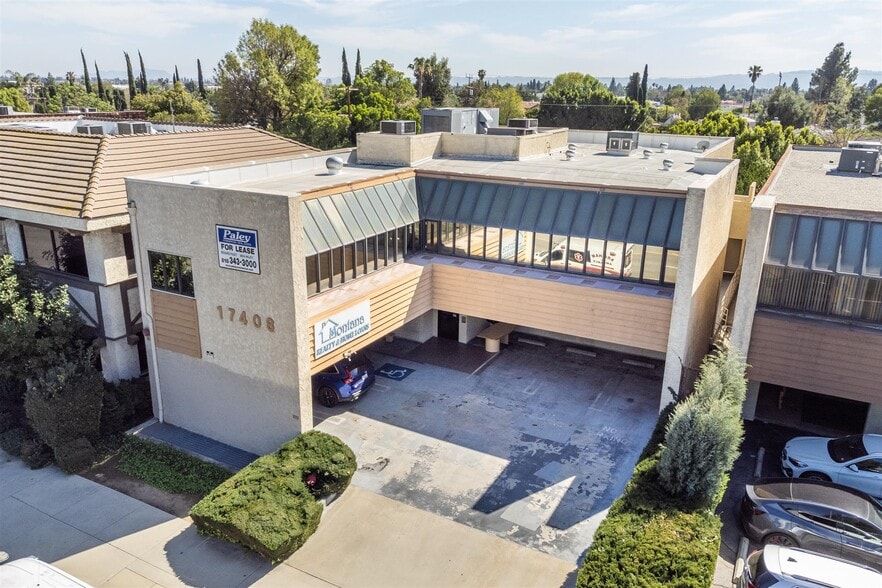 More Photos Of 17408 Chatsworth St, Granada Hills Office For Sale