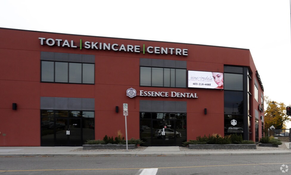 More Photos Of 636 45 St SW, Calgary Office For Sale