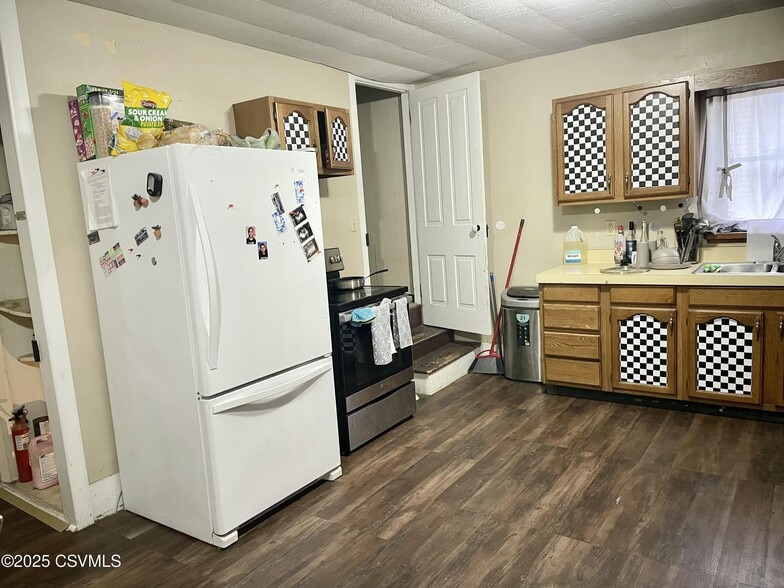 More Photos Of 300-302 N 3rd St, Mifflinburg Apartments For Sale