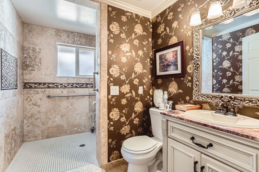 More Photos Of 5350 Lakeview Blvd, Lake Oswego Assisted Living For Sale