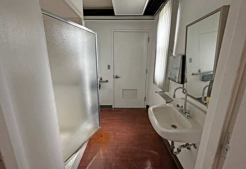 More Photos Of 26755 Ballard Rd, Harrison Township Hospital For Sale